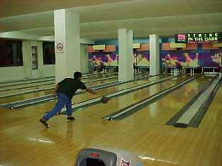 bowling16.jpg (20134 bytes)