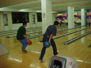 bowling17.jpg (19375 bytes)
